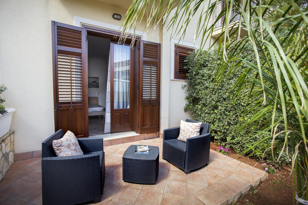 Cala Di Ponente Hotel 2*