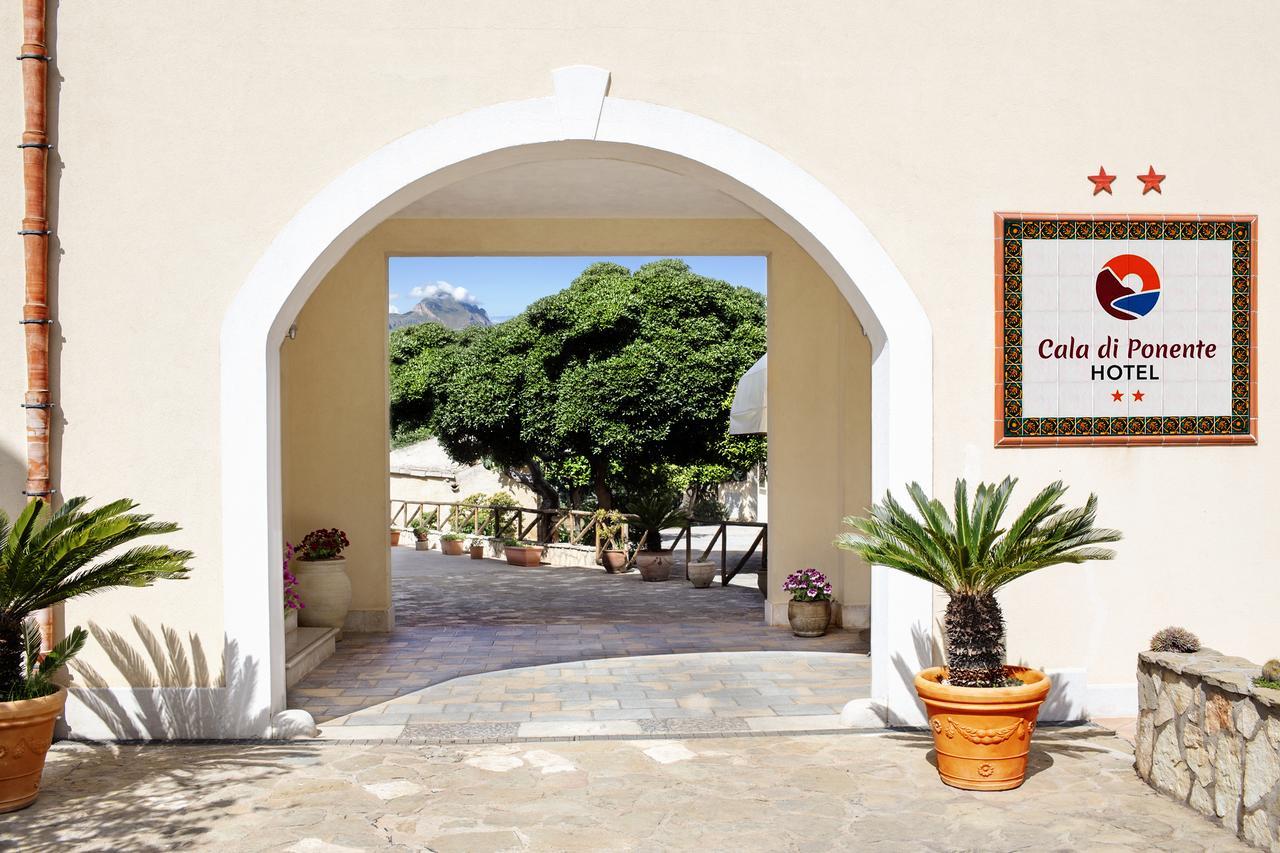 Cala Di Ponente 2*